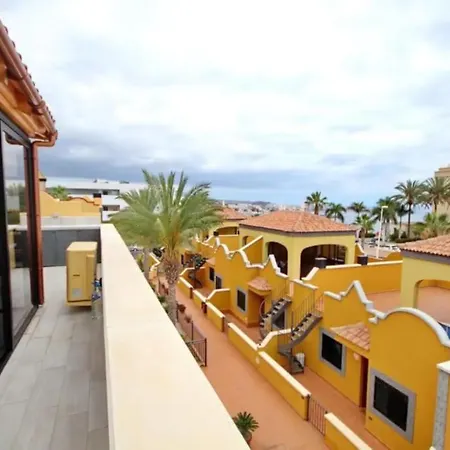 Beautiful In Charming Place El Duque 阿德耶